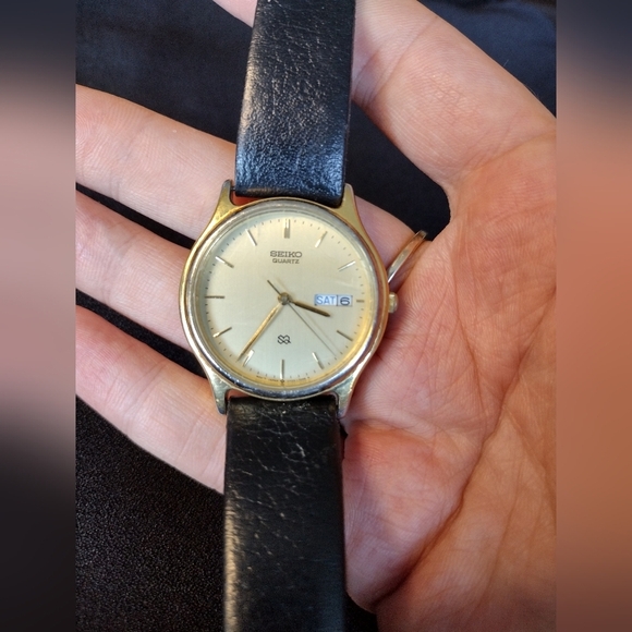 Seiko SQ Gold and Black Quartz Day Date Watch - Picture 2 of 9
